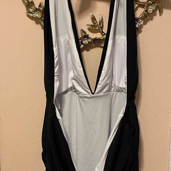 Halter Neck Retro Stripe One Piece - Picture 7 of 9